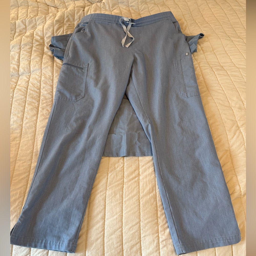 FIGS SET HEATHER GREY